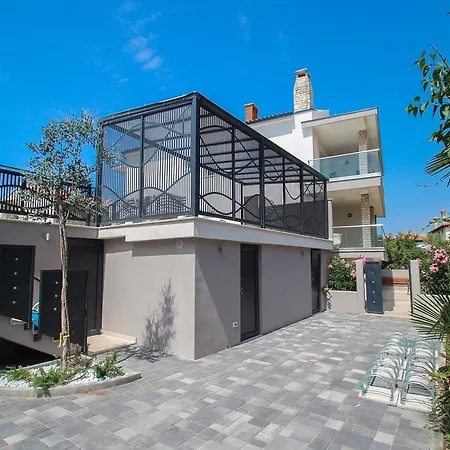 Apartments Villa Rivarella Novigrad  Room photo