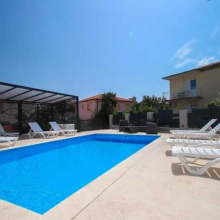 Apartments Villa Rivarella Novigrad  Room photo